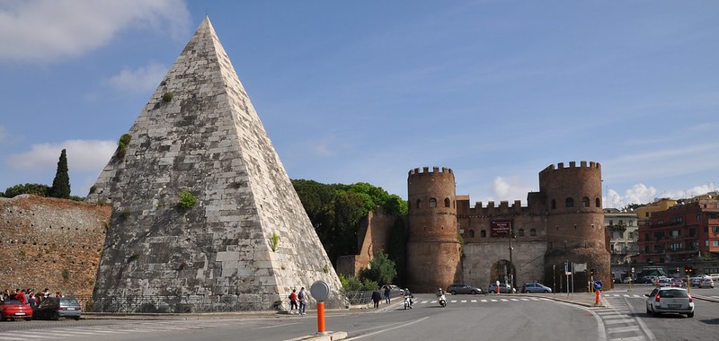 14 Cestiova pyramida Řím